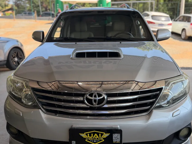 Toyota Hilux SW4 SRV D4-D 4x4 3.0 TDI Dies. Aut