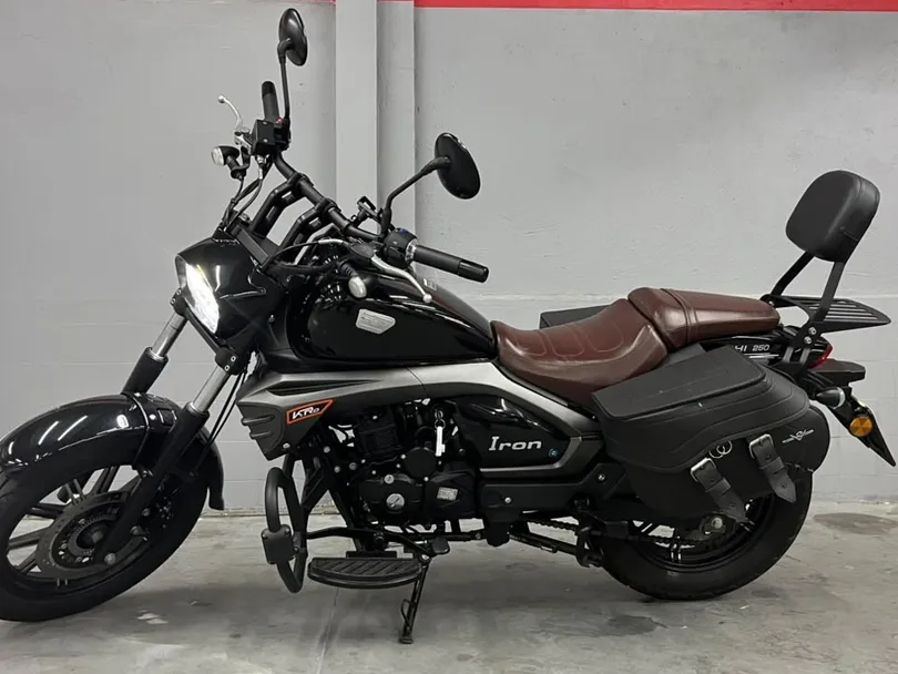 SHINERAY IRON 250 EFI