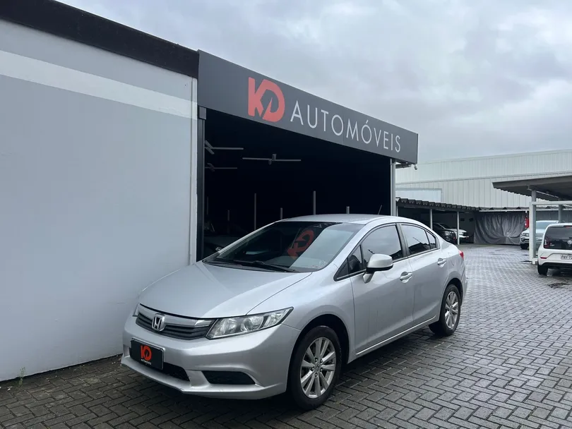 Honda Civic Sedan LXS 1.8/1.8 Flex 16V Aut. 4p