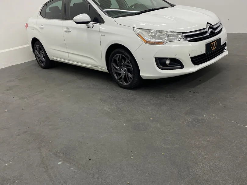 Citroën C4 LOUNGE Exclusive 1.6 Turbo 4p Aut.