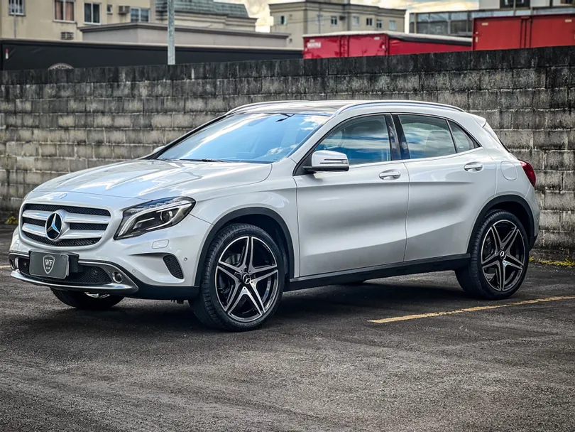 Mercedes GLA 250 Enduro 2.0 TB 16V 211cv Aut.