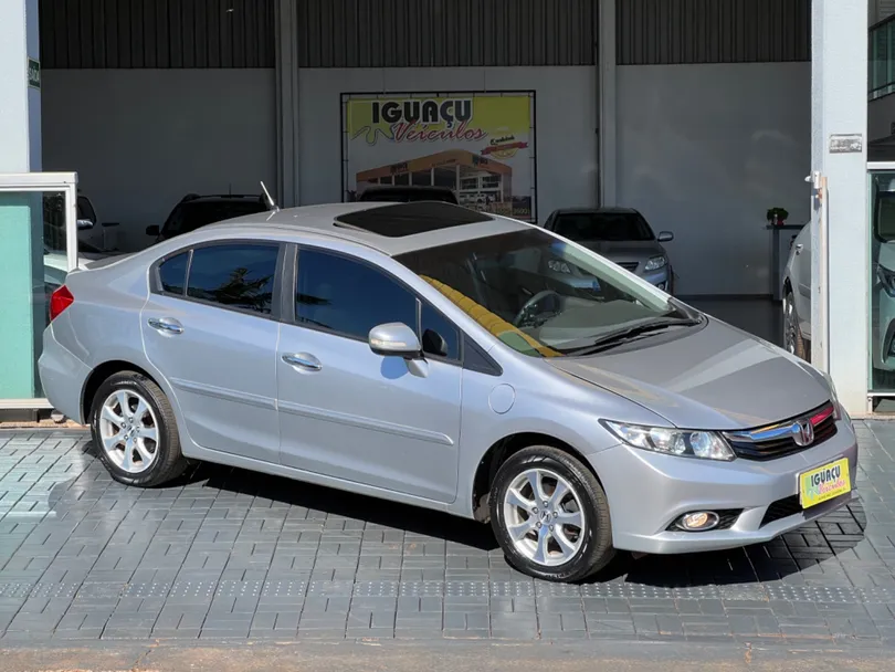 Honda Civic Sedan EXS 1.8/1.8 Flex 16V Aut. 4p
