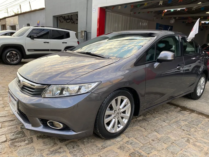 Honda Civic Sedan LXS 1.8/1.8 Flex 16V Aut. 4p