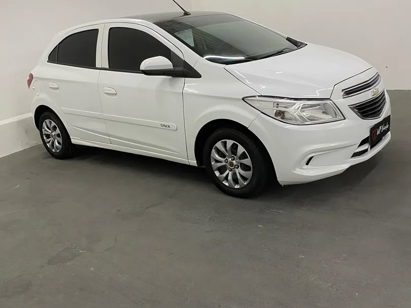 Chevrolet ONIX HATCH LT 1.0 8V FlexPower 5p Mec.