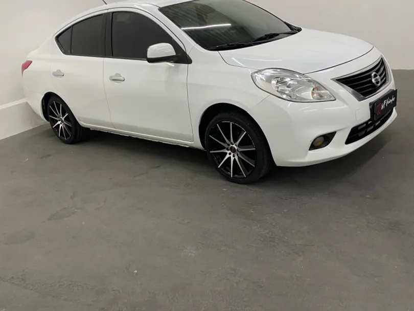 Nissan VERSA SL 1.6 16V Flex Fuel 4p Mec.