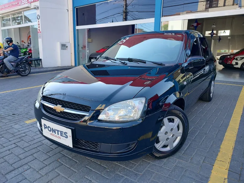 comprar Chevrolet Corsa Hatch em Jacareí - SP