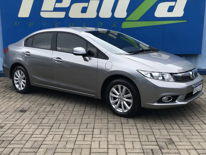 Honda Civic Sedan LXS 1.8/1.8 Flex 16V Mec. 4p