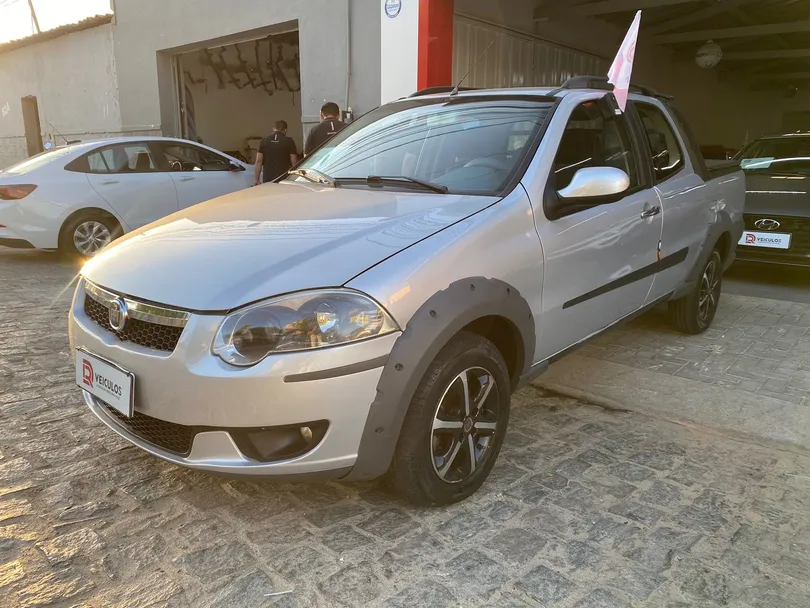 Fiat Strada Trekking 1.6 16V Flex CD