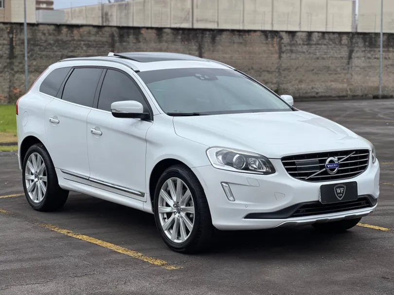 Volvo XC 60 T-6 INSCRIPTION 2.0 FWD 5p