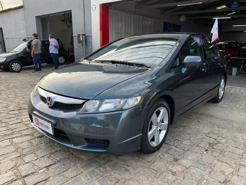 Honda Civic Sedan LXS 1.8/1.8 Flex 16V Aut. 4p
