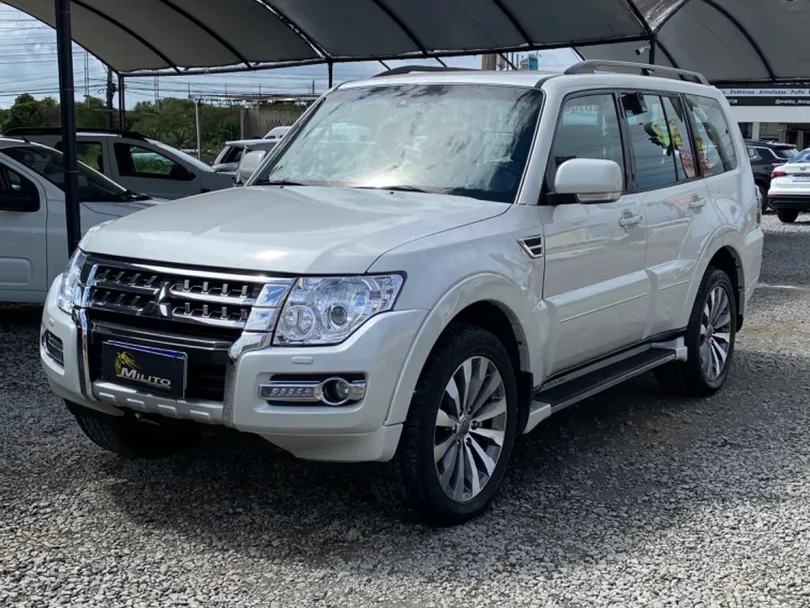 Mitsubishi Pajero HPE Full 3.2 4x4 T.I.Dies. 5p Aut