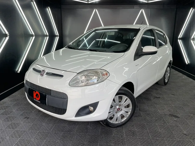 Fiat Palio ESSENCE 1.6 Flex 16V 5p