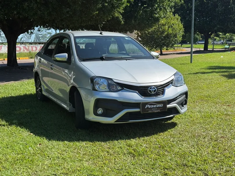 Toyota ETIOS PLATINUM Sed. 1.5 Flex 16V 4p Aut.