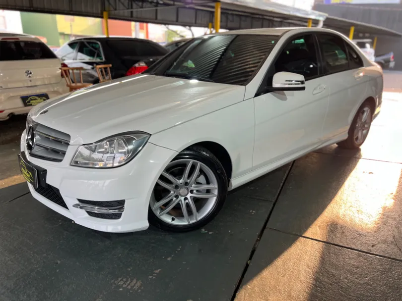 Mercedes C-180 CGI Sport 1.6 TB 16V 156cv Aut.