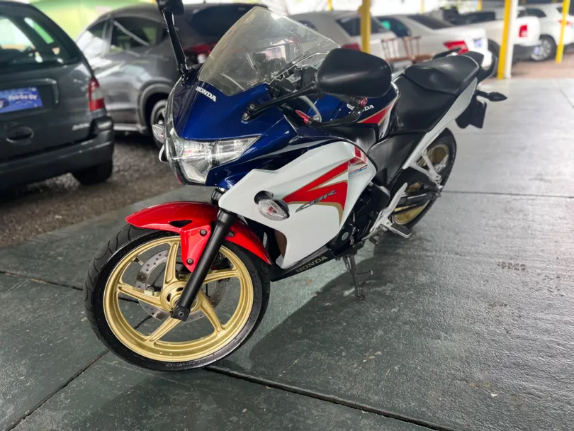 HONDA CBR 250R