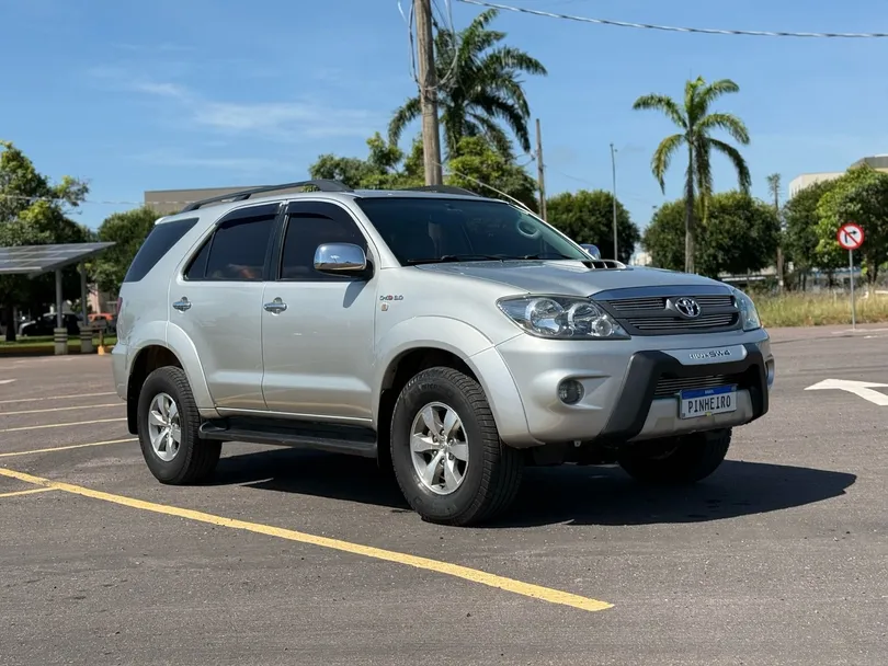 Toyota Hilux SW4 SRV D4-D 4x4 3.0 TDI Dies. Aut