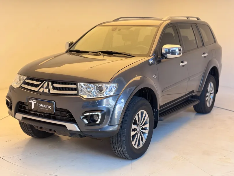 Mitsubishi Pajero HPE 3.2 4x4 T.I. Dies. 5p Aut.