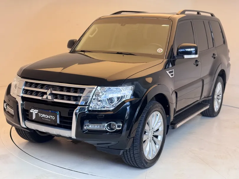 Mitsubishi Pajero HPE 3.2 4x4 T.I. Dies. 5p Aut.
