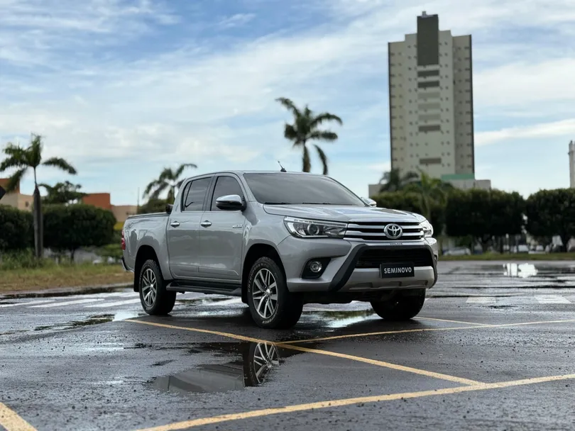 Toyota Hilux CD SRX 4x4 2.8 TDI 16V Diesel Aut.