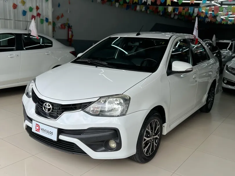 Toyota ETIOS PLATINUM Sed. 1.5 Flex 16V 4p Aut.