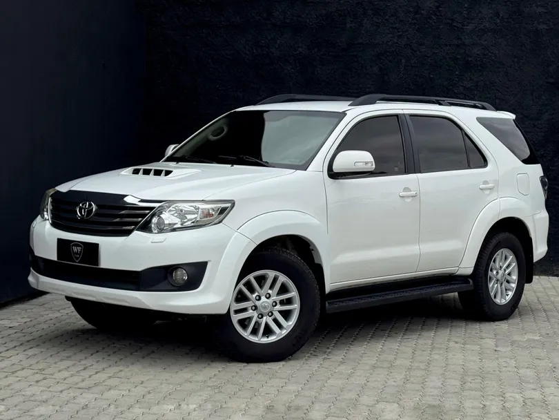 Toyota Hilux SW4 SRV D4-D 4x4 3.0 TDI Dies. Aut