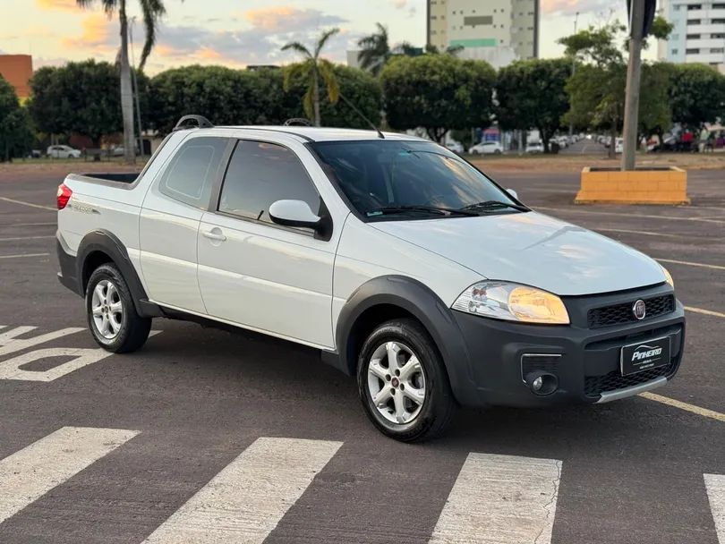 Fiat Strada Freedom 1.4 Flex 8V CD