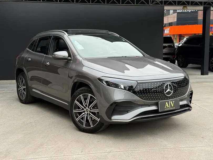 Mercedes EQA 250 (Elétrico)