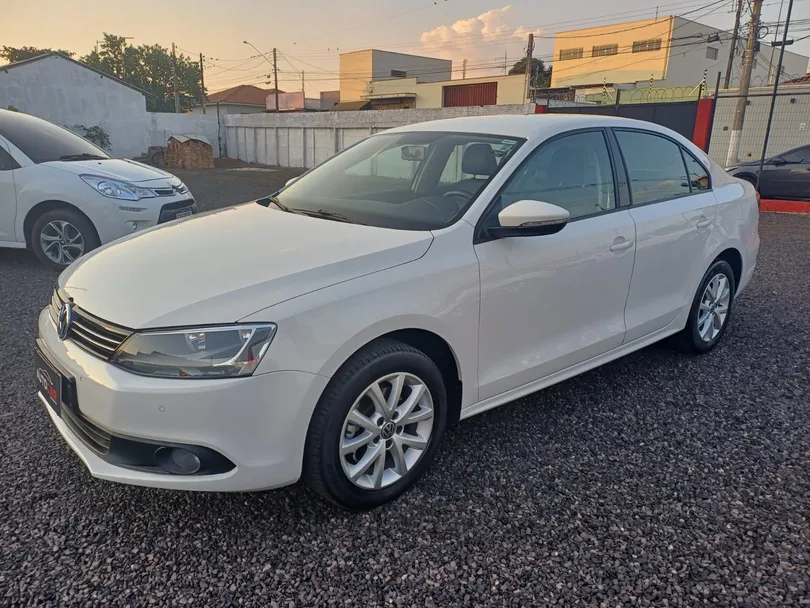 VolksWagen JETTA Comfortline 2.0 T.Flex 8V 4p Tipt.