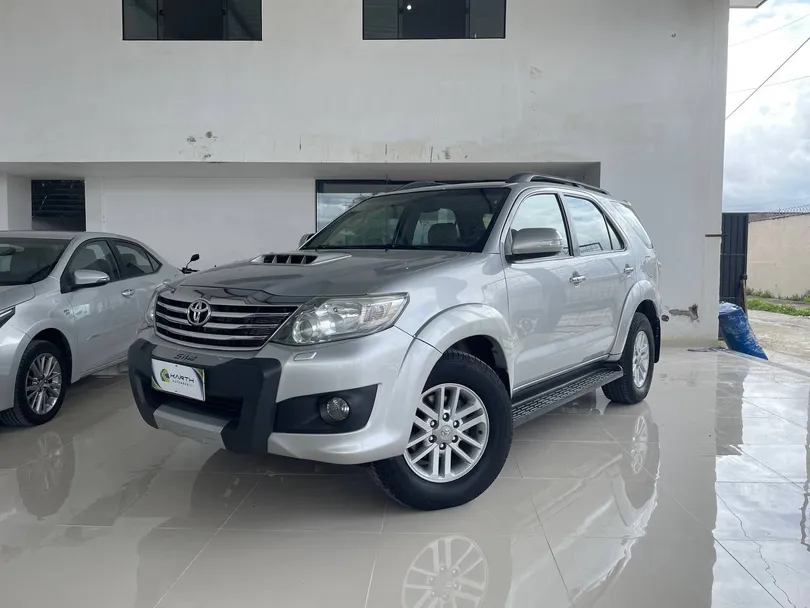 Toyota Hilux SW4 SRV D4-D 4x4 3.0 TDI Dies. Aut