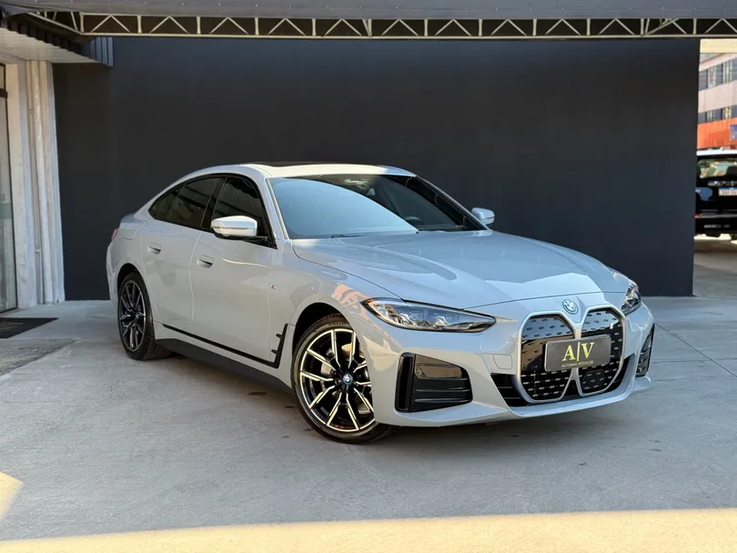 BMW i4 e-Drive 35 M Sport (Elétrico)