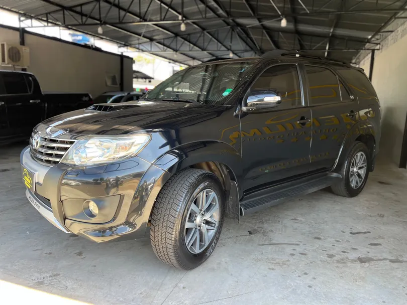 Toyota Hilux SW4 SRV D4-D 4x4 3.0 TDI Dies. Aut