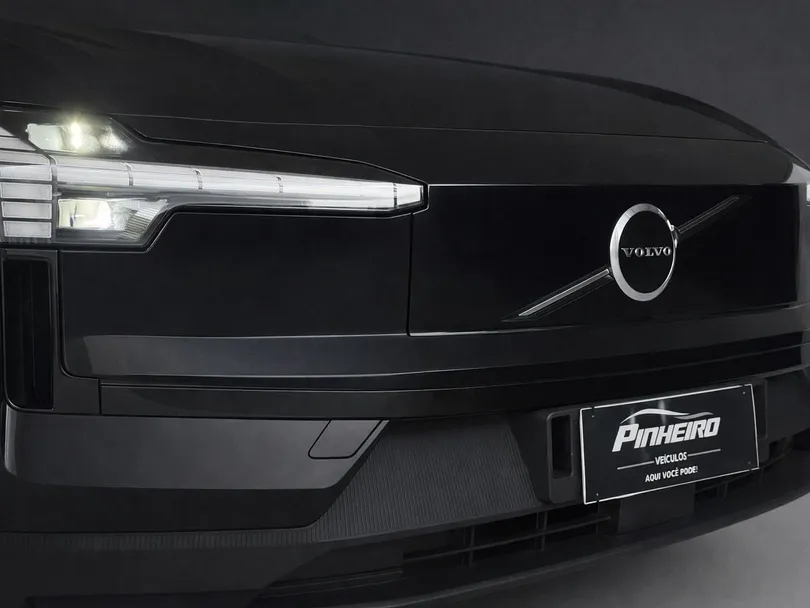 Volvo EX30 E40 Core (Elétrico)