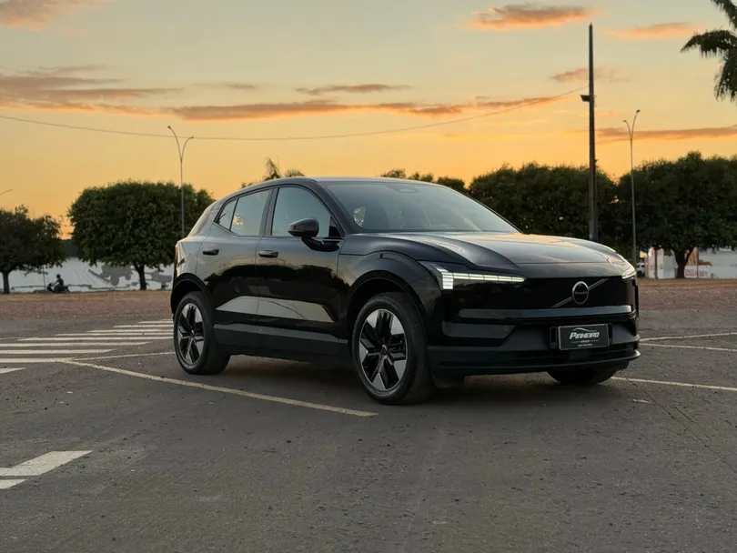Volvo EX30 E40 Core (Elétrico)