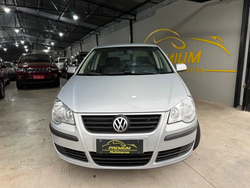 VolksWagen Polo Sedan 1.6 Mi Total Flex 8V 4p