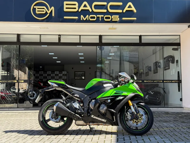 KAWASAKI NINJA ZX-4RR Gasolina portas, câmbio Manual em Brusque