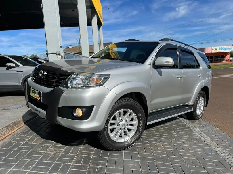 Toyota Hilux SW4 SR 4x2 2.7/ 2.7 Flex 16V Aut.