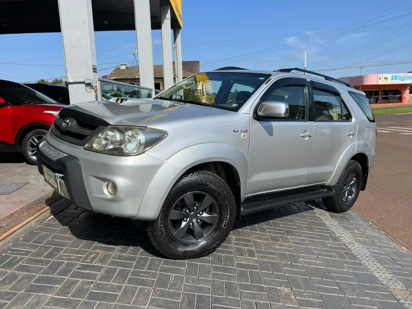 Toyota Hilux SW4 SRV D4-D 4x4 3.0 TDI Dies. Aut