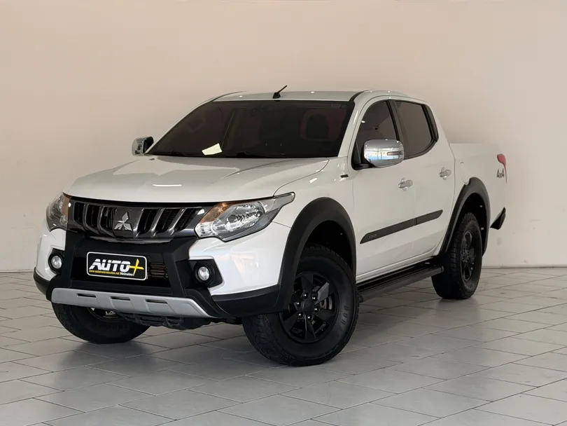 Mitsubishi L200 Tri. Out. HPE-S 2-4 CD 4X4 Die. Aut