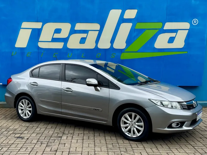 Honda Civic Sedan LXR 2.0 Flexone 16V Aut. 4p