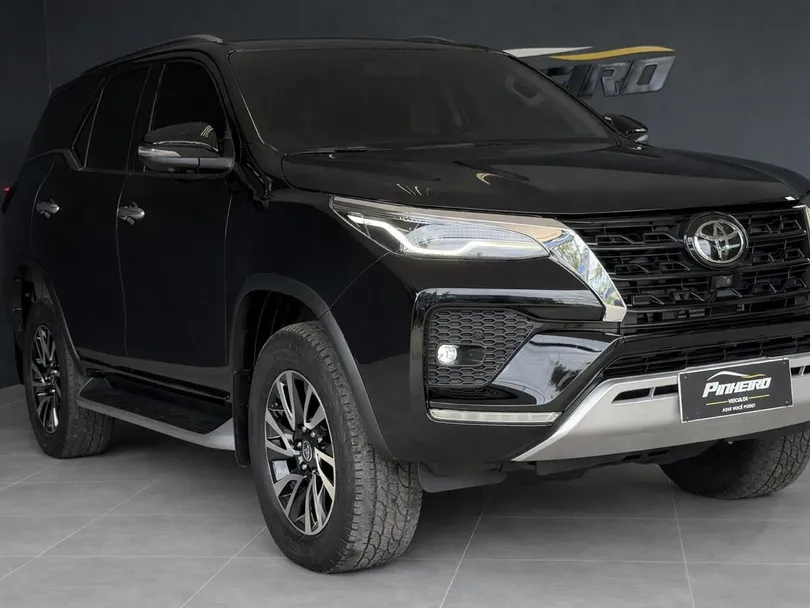 Toyota Hilux SW4 SRX 4x4 2.8 TDI 16V Dies. Aut.