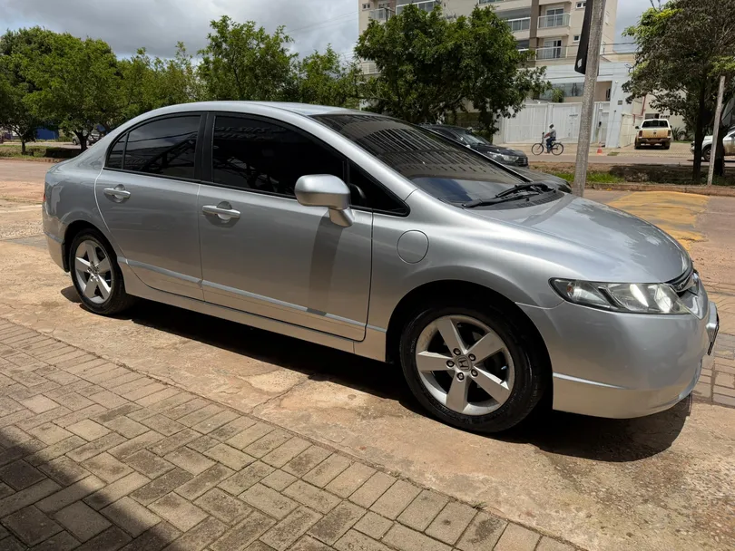 Honda Civic Sedan LXS 1.8/1.8 Flex 16V Mec. 4p