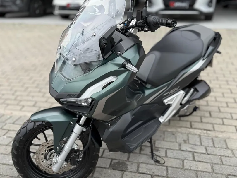 HONDA ADV 150