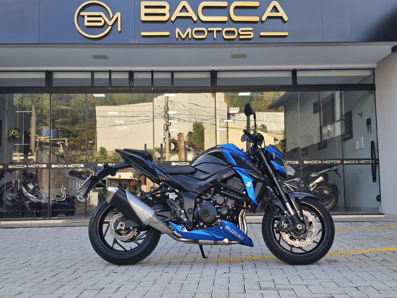 KAWASAKI NINJA ZX-4R Gasolina portas, câmbio Manual em Brusque