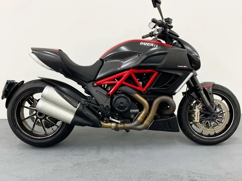 Ducati DIAVEL 1198 Carbon