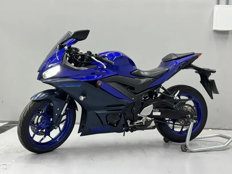 YAMAHA YZF R-3 321/ABS