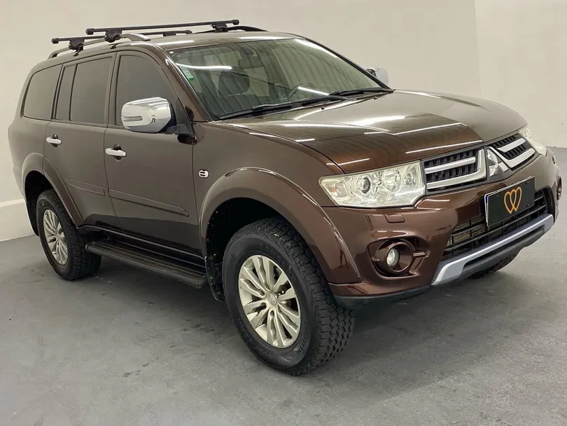 Mitsubishi Pajero HPE 3.2 4x4 T.I. Dies. 5p Aut.