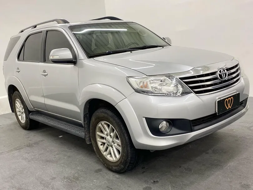 Toyota Hilux SW4 SR 4x2 2.7/ 2.7 Flex 16V Aut.