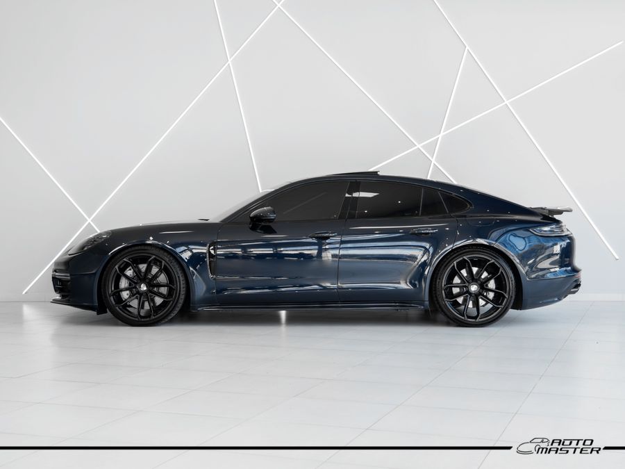 Porsche Panamera 2023