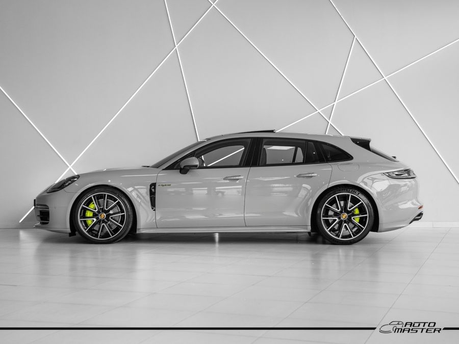 Porsche Panamera 2023