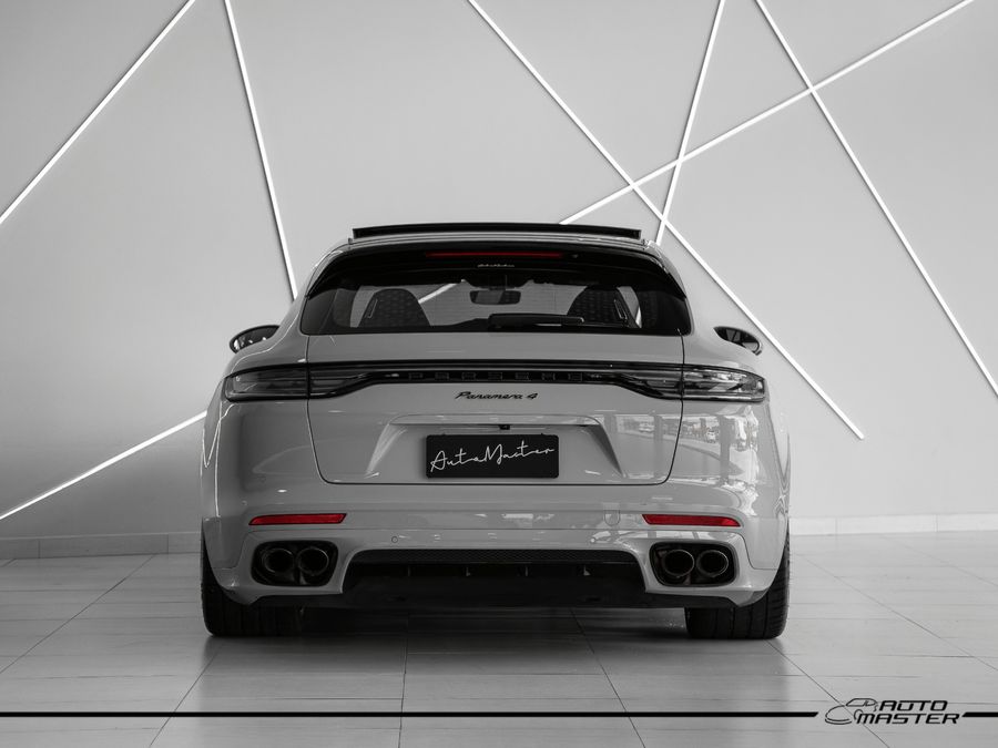 Porsche Panamera 2023